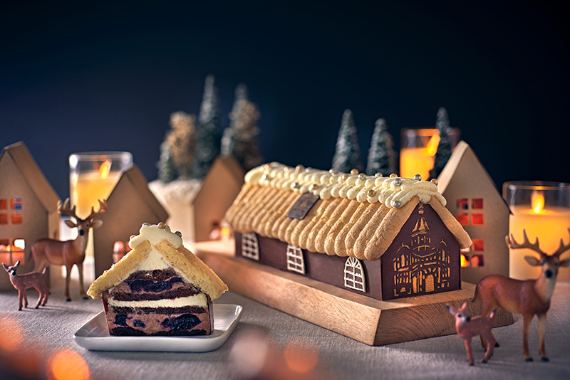 christmas holiday cabin log cake 